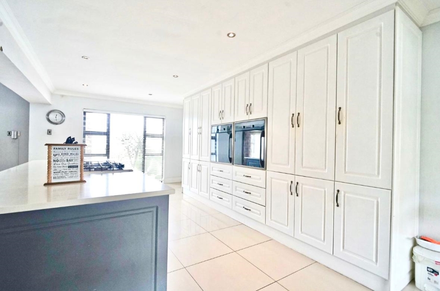 5 Bedroom Property for Sale in Gonubie Eastern Cape
